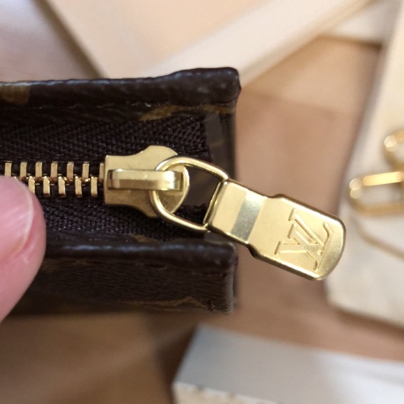 W/Receipt 🌸🌸 NEW 🌸🌸 Louis Vuitton T-26 with Crossbody Strap - Picture 12 of 15